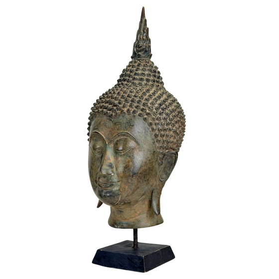 Antique Thai Bronze Buddha – Head & Hand on Museum Stand – 19th Century – Sculpture, Metal (photo 7 of 11)
