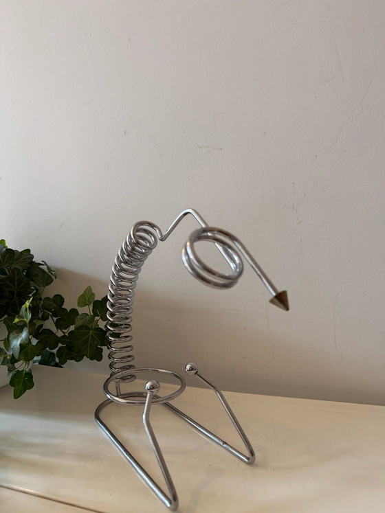 Portabottiglie e Versatore per Vino Cromato – Metal, Chrome, Memphis (photo 4 of 5)