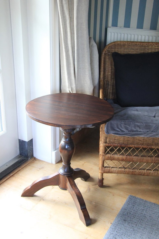 Image 1 of 2 encantadoras mesas auxiliares de 3 patas de la familia FLAMANT