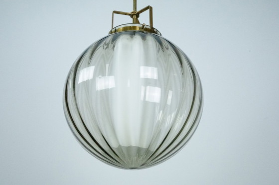 Image 1 of Mid-Century Murano gerookte glazen kroonluchter met opaline diffuser, Italië jaren 50
