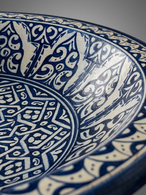 Groot Marokkaans Fès aardewerk blauw-wit bord – 35 cm – Decoratieve objecten, Ceramic (photo 4 of 7)