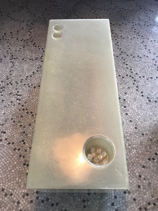 Lumière noire pour armoire de bar