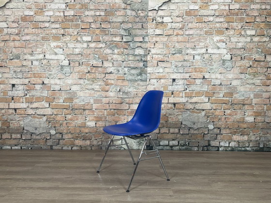 Image 1 of 10x Vitra DSS blau
