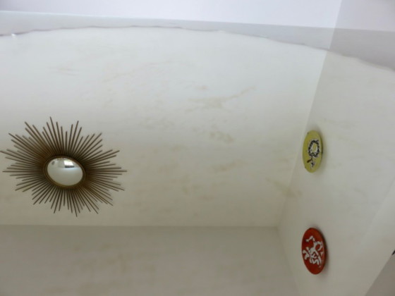Image 1 of Antieke, grote, ronde, afgeschuinde, vrijstaande spiegel.