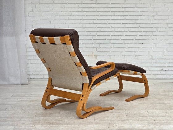 Image 1 of Années 1970, design norvégien d'Elsa & Nordahl Solheim, ensemble chaise et tabouret.