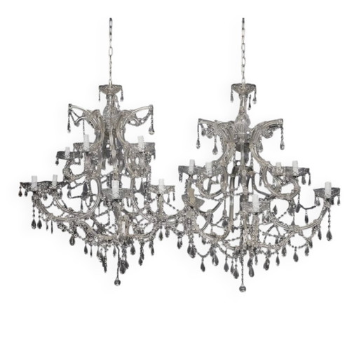 Pair of large Maria Theresa chandeliers. Crystal and glass. – kroonluchters