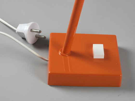 Image 1 of 1970er Vintage ELIDUS 'Kuben' Typ 2203 Tischlampe von Björn Svensson - Orange skandinavische moderne Schwanenhals-Tischlampe.