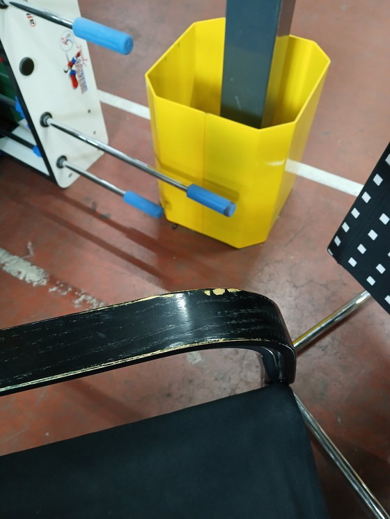 Image 1 of 6 sillas de conferencia Vitra AC3, color negro y cuadros blancos