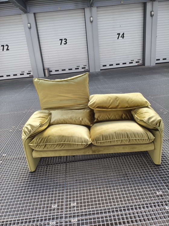 Image 1 of Cassina maralunga 40 2 zits opnieuw gestoffeerd met groen fluweel