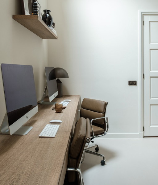 Vitra office chair EA217