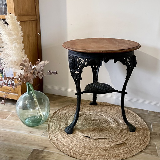 English pub table circa 1901
