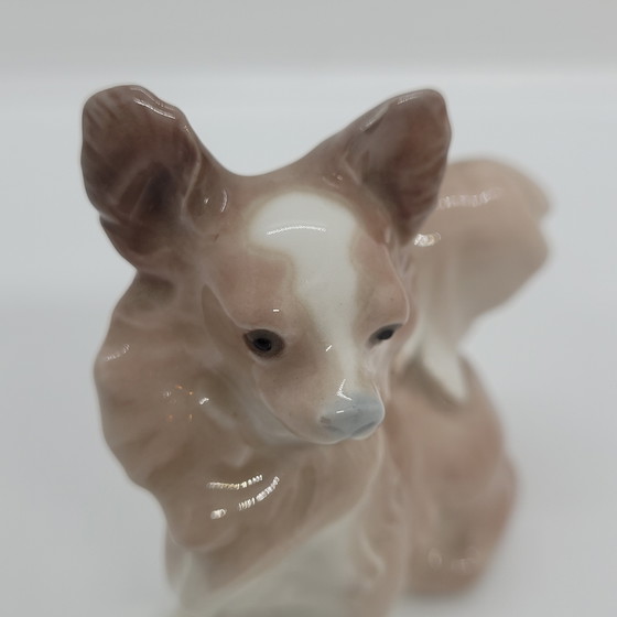 Image 1 of Beeldje ‘Papillon Dog’, geëmailleerd porselein, Lladró, 20e eeuw – Spanje
