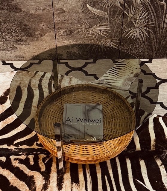 Image 1 of Table basse vintage de l'ère spatiale / Table basse avec base chromée et panier de lecture en rotin