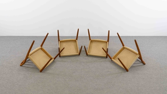 Image 1 of SET VAN 4 THEESTOELEN, MODEL 83 VAN NIELS O. MÖLLER, DENEMARK