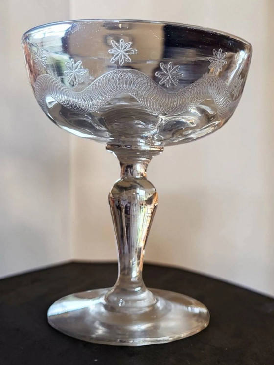8 coppe da champagne in vetro inciso di Meisenthal, Art Déco – Bicchieri e caraffe, Cristallo, Art Deco (photo 8 of 14)