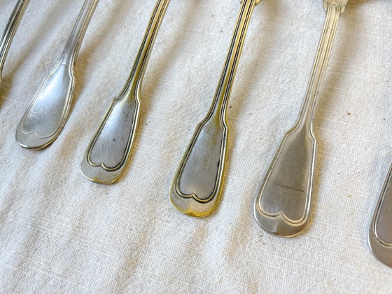 Lot de 8 cuillères de table vintage en métal argenté – Accessoires de table (photo 8 of 13)