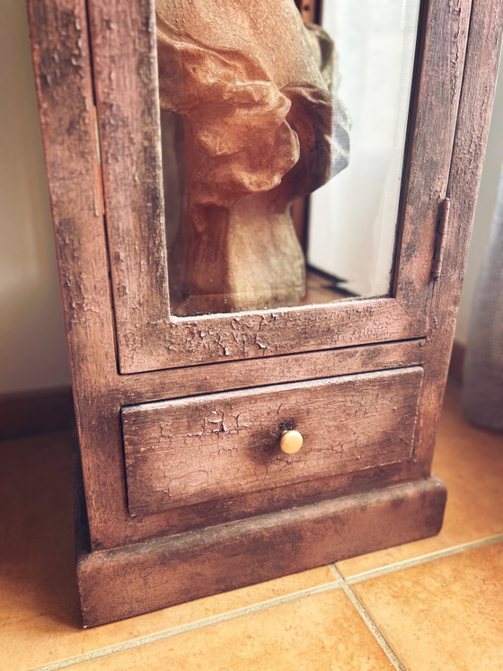 Antik-Stil, patinierte Vitrine – Wood (photo 8 of 14)