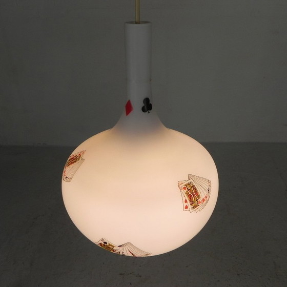 Murano hanglamp met afbeeldingen van speelkaarten in opaline glas, jaren 60 – Hanglampen (photo 21 of 22)