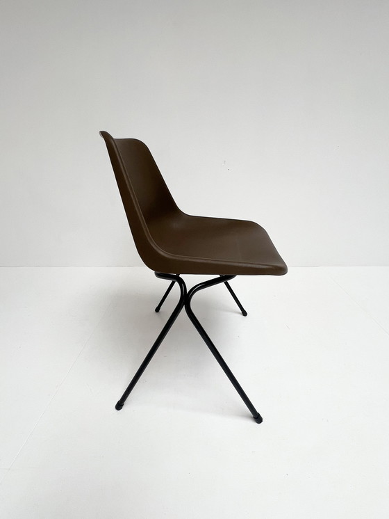 Image 1 of Satz von 6 Polyprop-Stühlen von Robin Day, 1960er Jahre