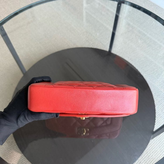 Image 1 of Chanel Diana Reissue Small - 22CM Gewatteerd Lamsleer Rood Goudkleurige Hardware Serie 20