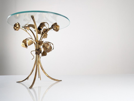 Mid-Century vergoldeter Metall Blumen Rosen Beistelltisch 1970er – Beistelltische, Glass (photo 3 of 18)
