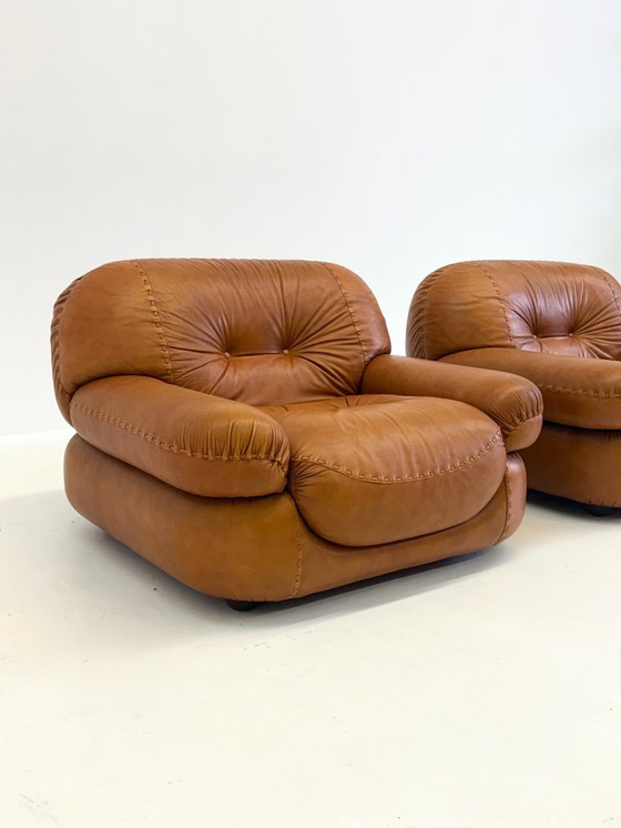 Image 1 of Poltrona Sapporo in pelle marrone cognac per Mobil Girgi