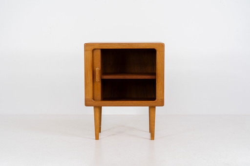 Mobiletto compatto con anta a serrandina di CFC Silkeborg