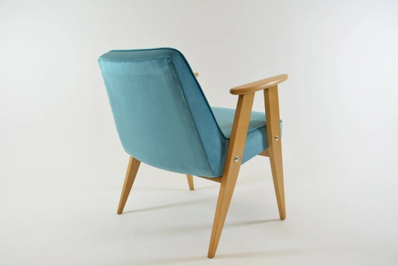 Image 1 of Fauteuil 366, gesigneerd J. Chierowski, hemelsblauw