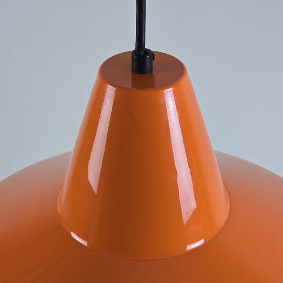 Image 1 of Lampe pendante d'atelier en métal orange industrielle des années 1970.