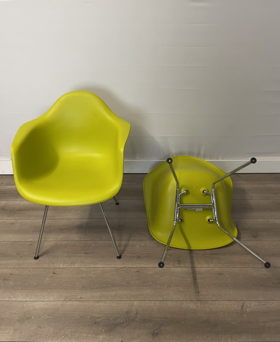 4x Vitra Dax Esszimmerstühle in Grün – Plastic, Metal, Modern (photo 5 of 8)