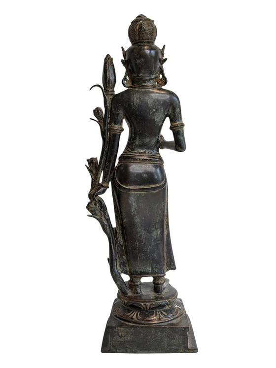 Lakshmi (Sri Devi) – Südindische Bronze-Göttinnenstatue, 17. Jahrhundert – Bildhauerei (photo 3 of 12)