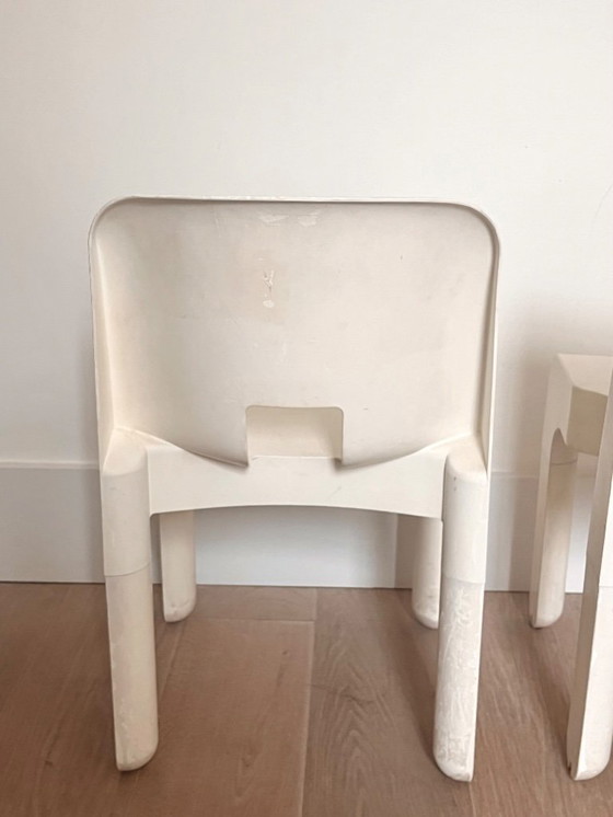 Image 1 of 2 Chaises Vintage "Universale" par Joe Colombo pour Kartell - Blanc