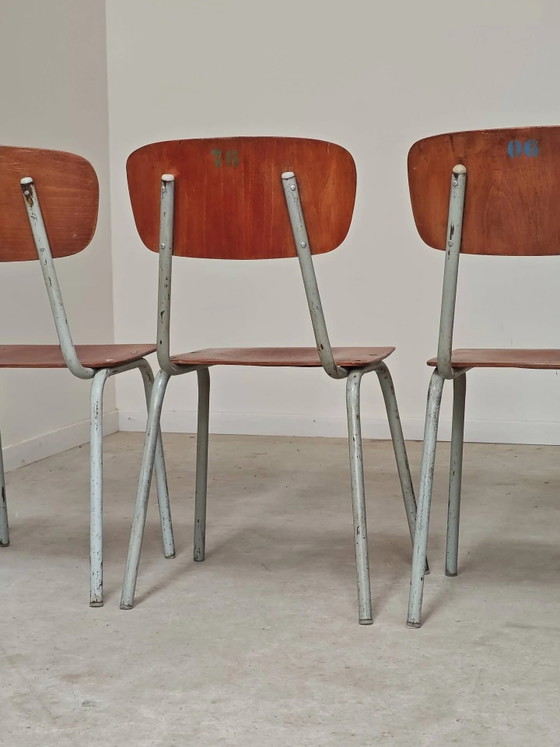Set of 3 Czech school chairs in metal and wood. – Dining chairs, Industrieel (photo 8 of 11)