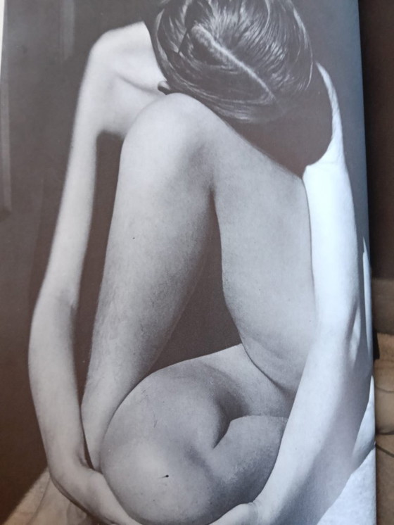 Image 1 of Histoire du nu en photographie 1964