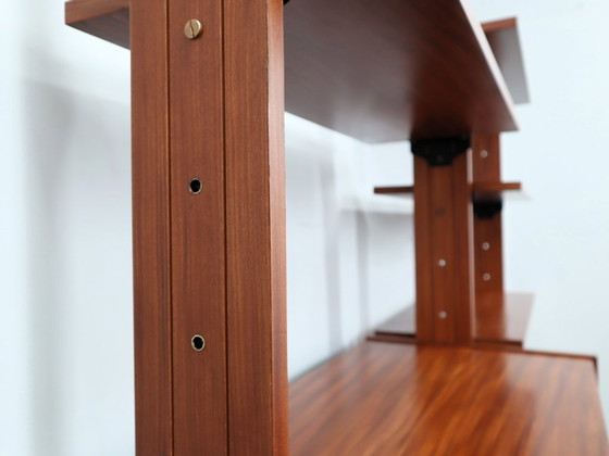 Image 1 of Meuble mural modulaire en teck des années 1950 avec bar rabattable