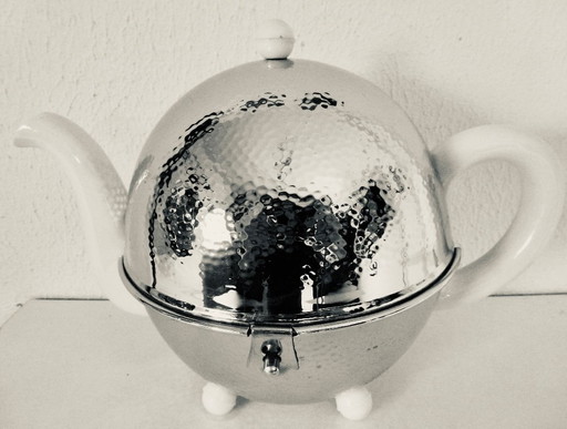 Un juego de té vintage "Ever-Hot", producido por Perry, Bevan and Co. (PBB).