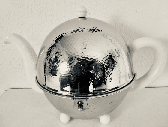 Image 1 of Een vintage "Ever-Hot" theeset, geproduceerd door Perry, Bevan en Co. (PBB). 