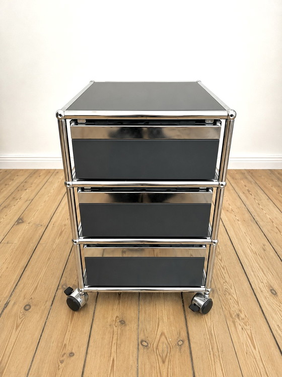 Image 1 of USM Haller rolling container in medium grey