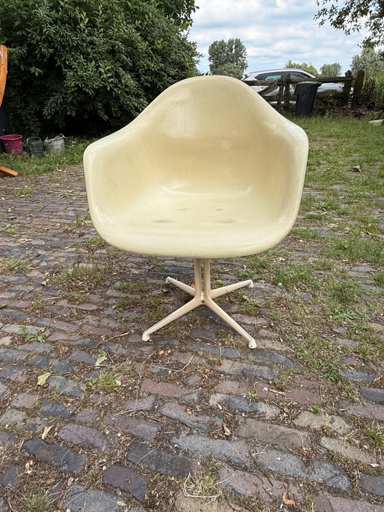 Image 1 of Eames RE DAL for sale, 4 pieces, cream colored