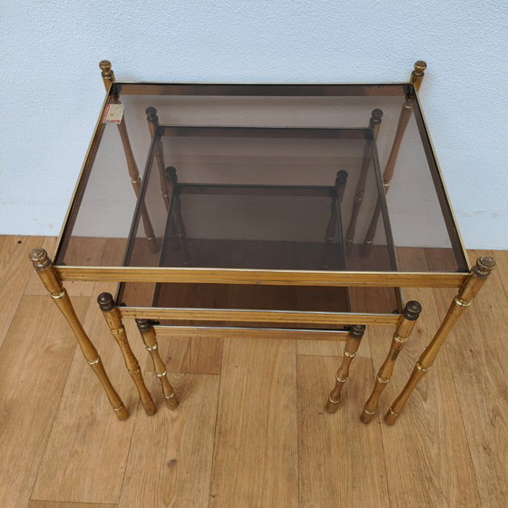 Image 1 of Tables gigognes de style Régence, imitation bambou, style Hollywood vintage.