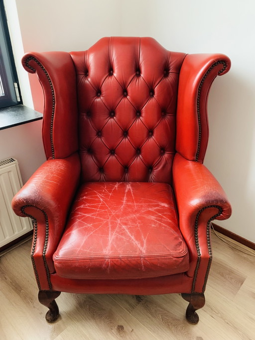 Prachtige Chesterfield stijl rode fauteuil 