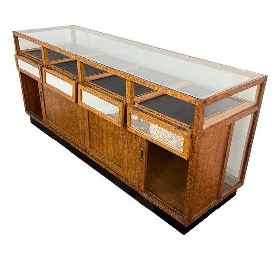 Image 1 of Grote vintage eikenhouten winkelvitrine