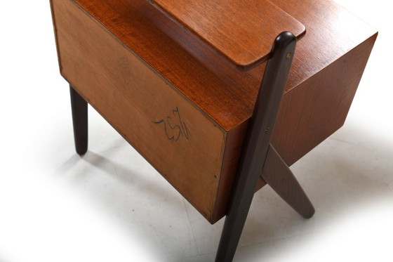 Image 1 of Par de mesitas de noche de teca de Sigfred Omann para Ølholm, años 60