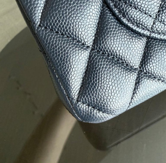 Image 1 of Chanel Classic Flap Small - Caviar 23CM Gewatteerd Donker Middernachtblauw Gouden Hardware Serie 27