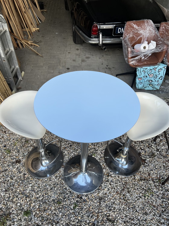 Image 1 of Ronde Bartafel Met 2 Verstelbare Barkrukken – Goede Staat