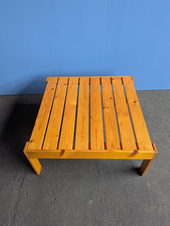 Image 1 of Table basse vintage en pin des années 1970