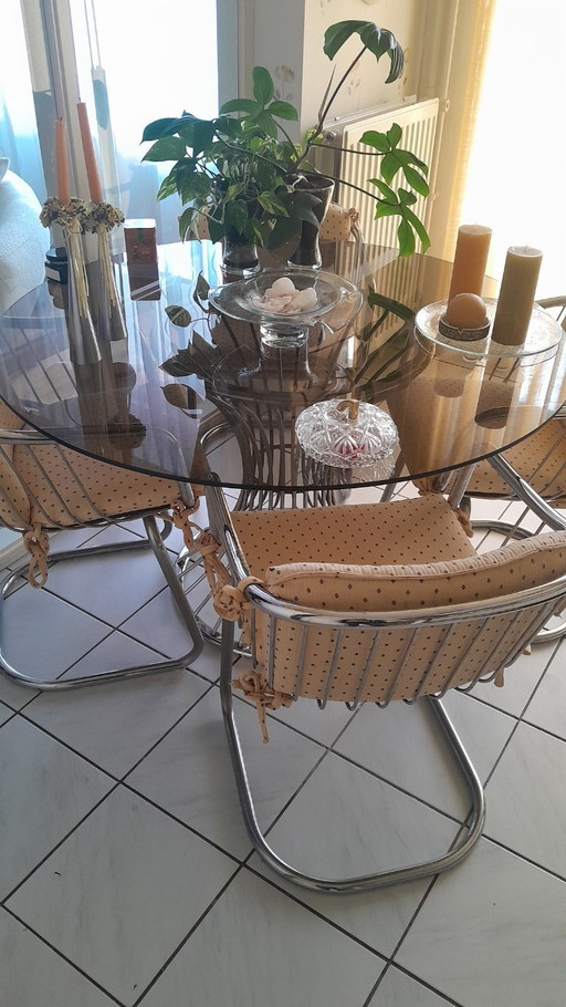 Round dining table with 4 chairs, 1970s
