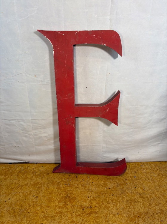 # Lettere in metallo 3D stile industriale vintage | Insegna aziendale originale | Lettere rosse grandi e (photo 7 of 13)