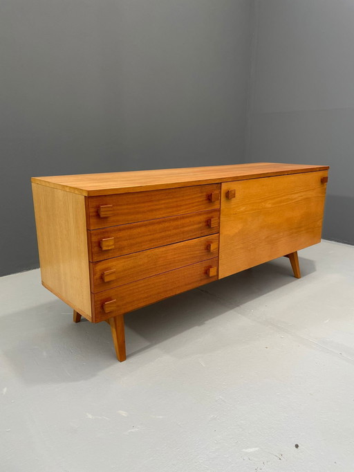 Modernistisch dressoir met neerklapbare deur, Tsjecho-Slowakije, 1970