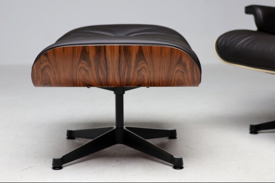 Image 1 of Eames Lounge Chair XL – Santos Palisander and chocolate-colored leather